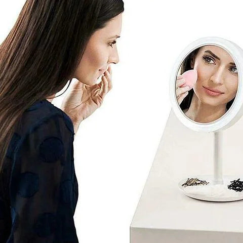 مرآة مكياج مزودة بمروحه ومرآة صغيرة