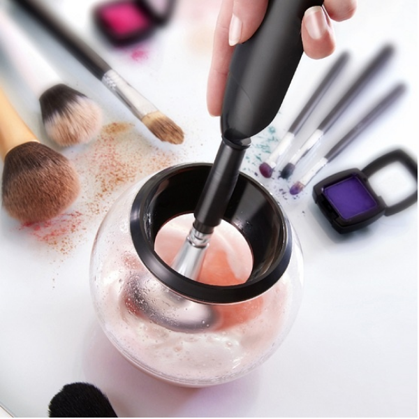 Cleaning brushes